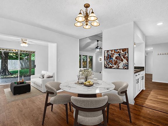 3rd image of 25223 Lynbriar Ln