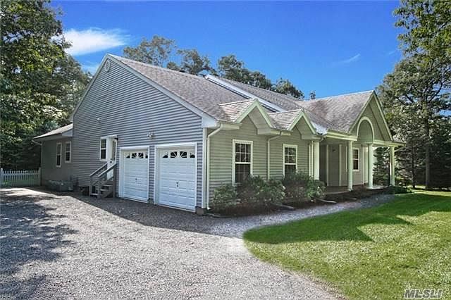 1st image of 12 Wood Hollow Dr