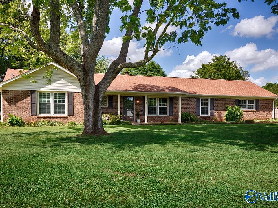 1st image of 111 Flowerwood Dr