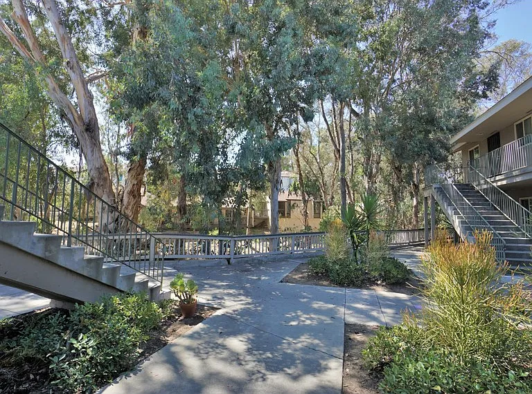 7516 Parkway Dr #2K — Photo 1