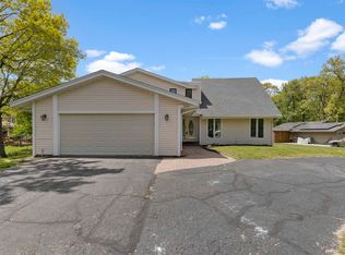 5044 Lanterne Ct, Loves Park, IL 61111