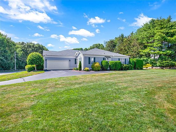 3rd image of 48 Orchard Meadows Dr