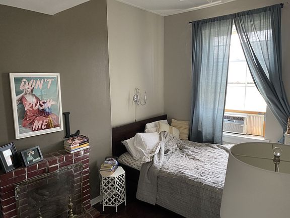 3rd image of 927 Pine St #304