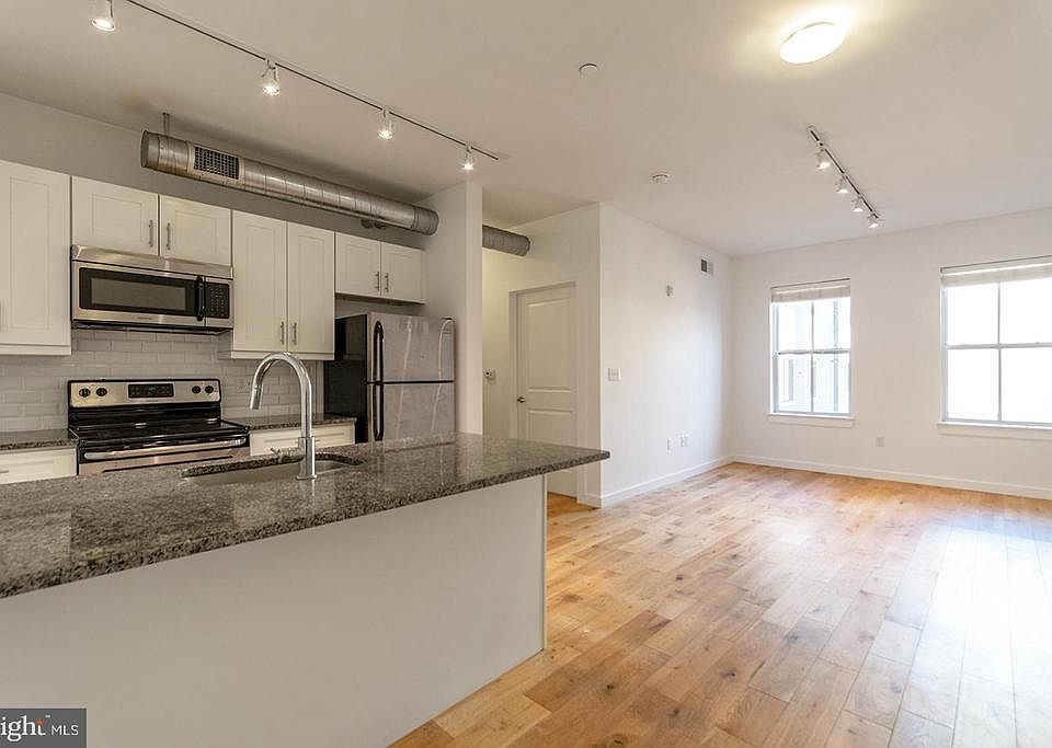 1st image of 226 Church St #405