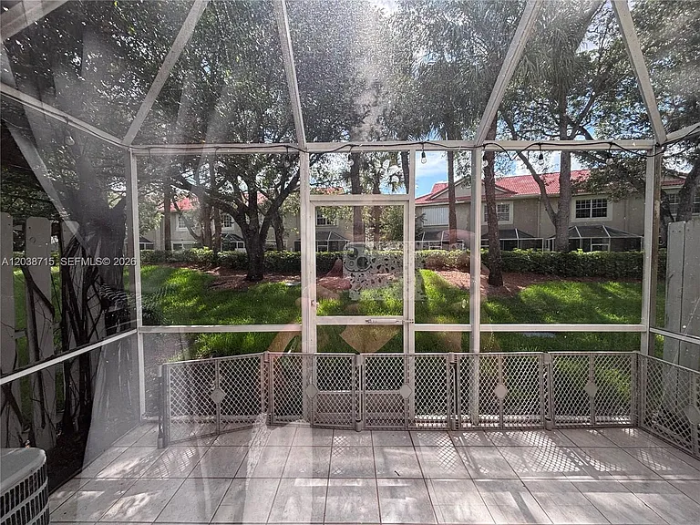 1290 Sorrento Dr #1290 — Photo 17