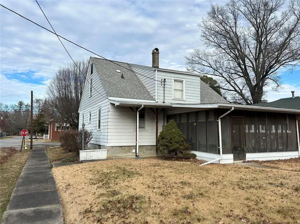 308 Mitchell St, Benton, IL 62812