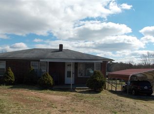 234 Hemlock St, Hudson, NC 28638