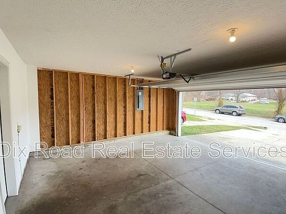 5th image of 6001 Yosemite Dr