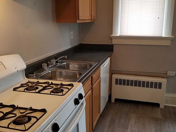 3rd image of 638 6th Ave APT 2