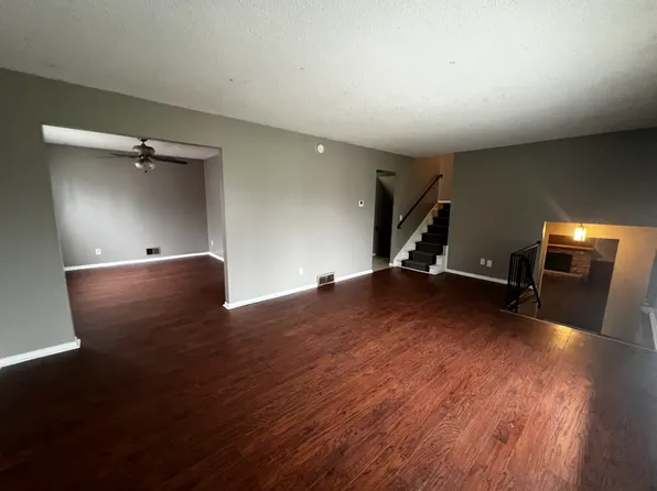 7725 Tessman Dr N, Brooklyn Park, MN 55445