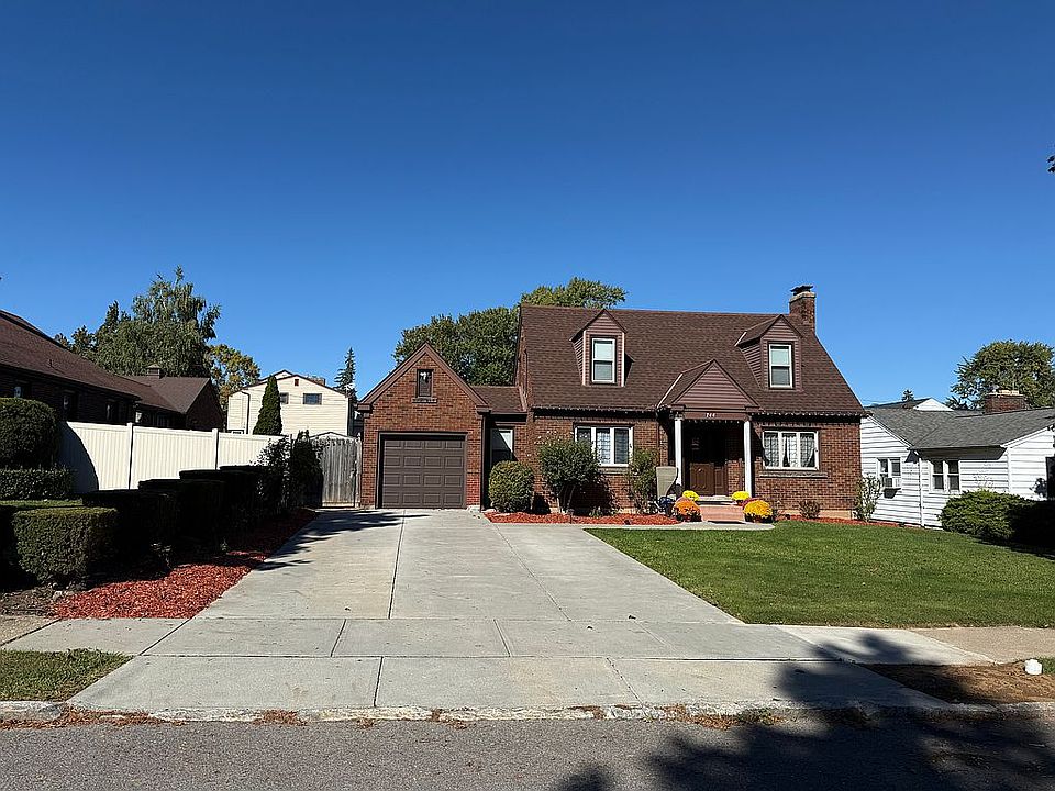 1st image of 744 Seymour Ave