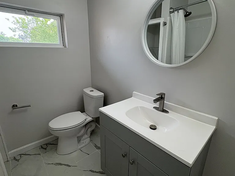 2715 James St #2 — Photo 3
