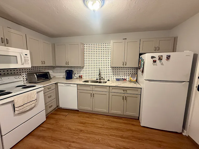 46 Gibbs St #1D — Photo 9