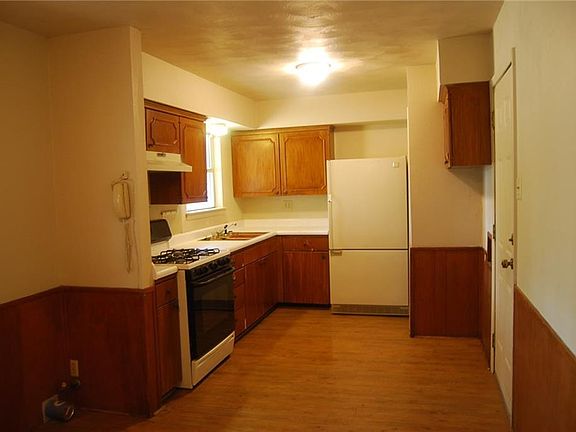 3rd image of 2609 Linda Dr