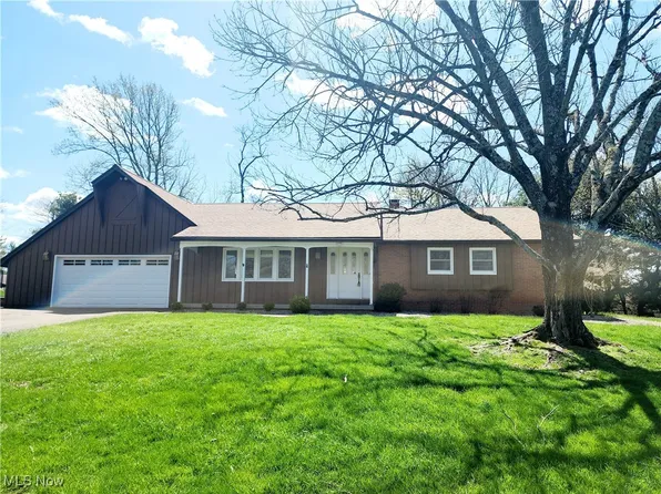 5180 Wilshire Dr, Zanesville, OH 43701