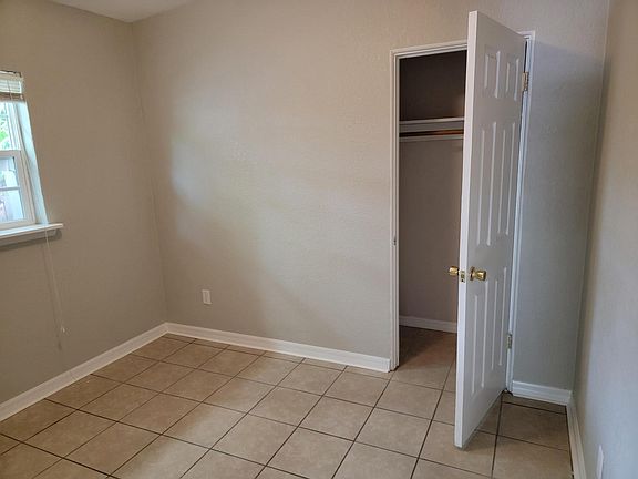 3rd image of 1631 Asher Ln #1631