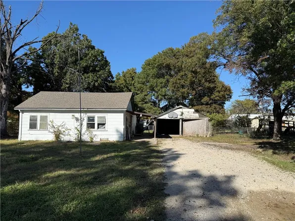 206 E 8th St, South Coffeyville, OK 74072