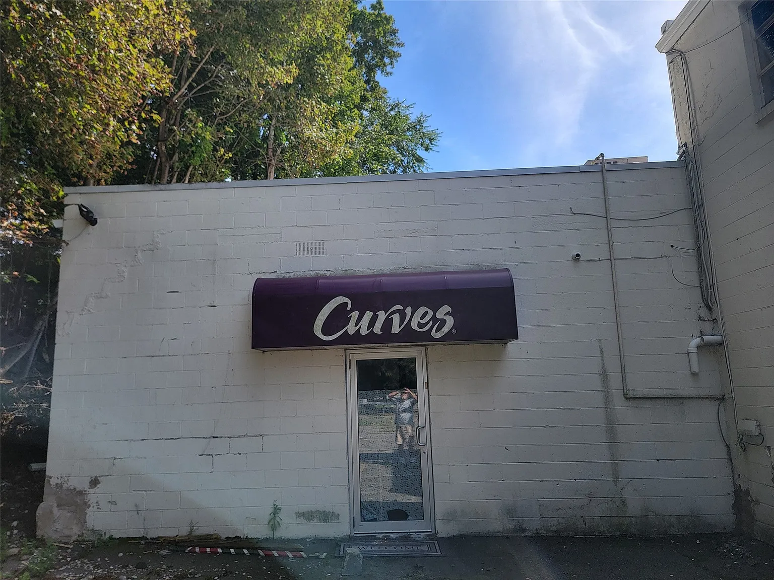 Studio, 2000 sqft, $1,800 — Photo 4