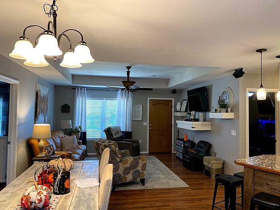 4th image of 720 Stonegate Dr