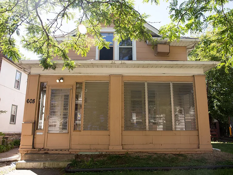 608 8th St SE — Photo 8