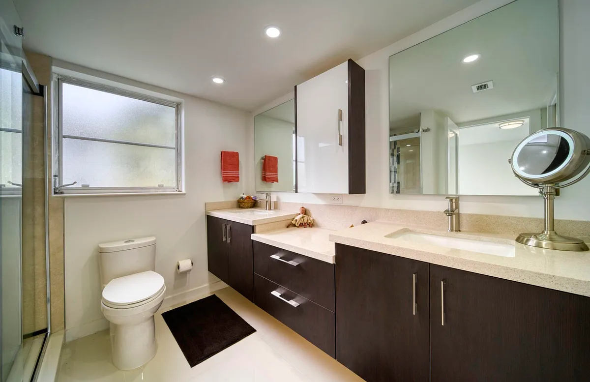 Building Photo - 535 Oaks Dr #510