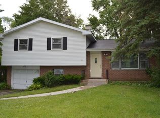 1518 Clayton Marsh Dr, Algonquin, IL 60156
