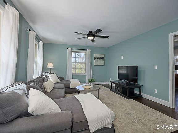 4th image of 19 Evergreen Place