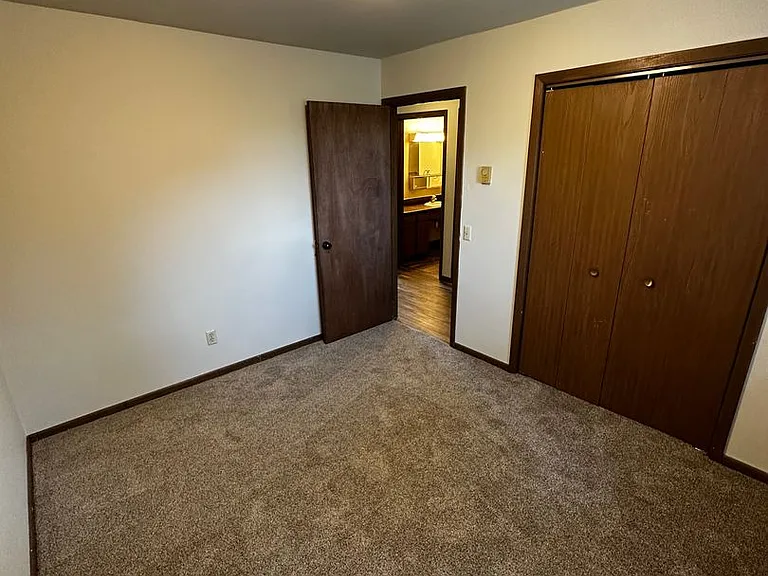 1136 Sunset Ln — Photo 6