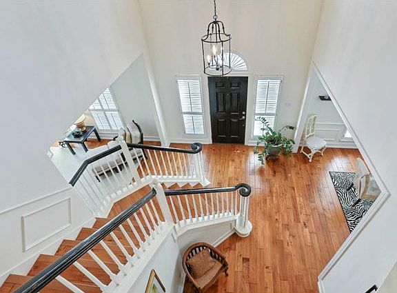 3rd image of 100 Evergreen Oak Cir