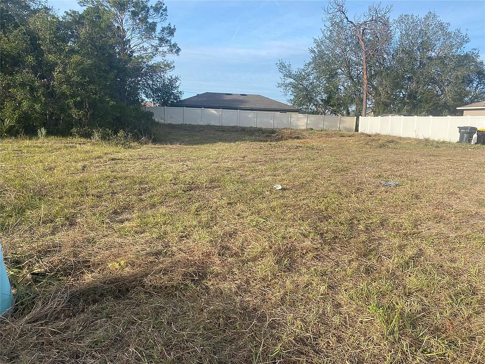 2nd image of 308 HIBISCUS DRIVE