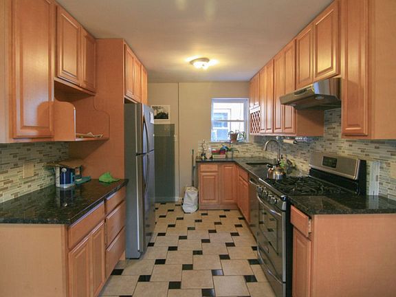 3rd image of 3167 43rd St #2