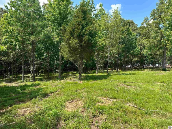7 Tradition Dr, Benton, KY 42025