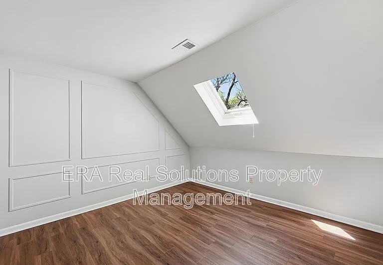 255-257 Loraine Ave #5 — Photo 23