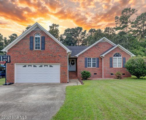 609 Lake Side Drive, Riegelwood, NC 28456