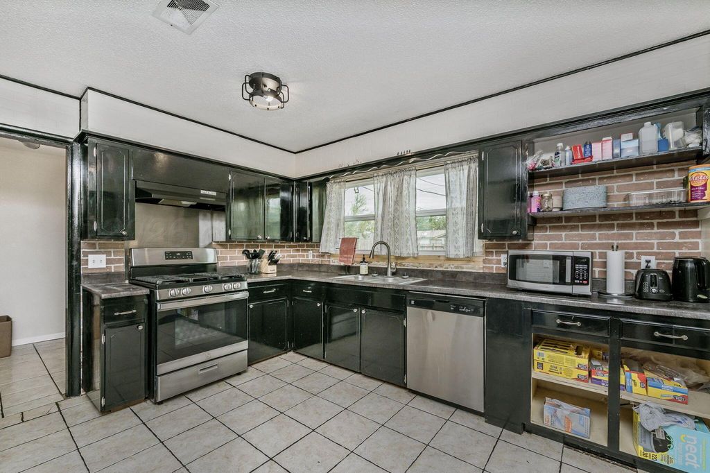 4207 SE 31st Ave, Amarillo, TX - View 4