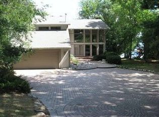 4724 Driftwood Dr, Commerce Township, MI
