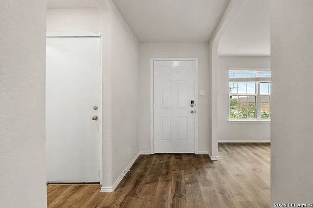 5 bed, 3.5 bath, 2679 sqft, $2,100 — Photo 2