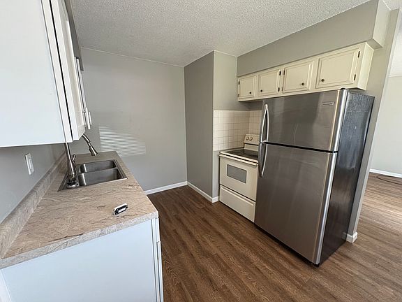 3rd image of 200 W Bluff St #E5
