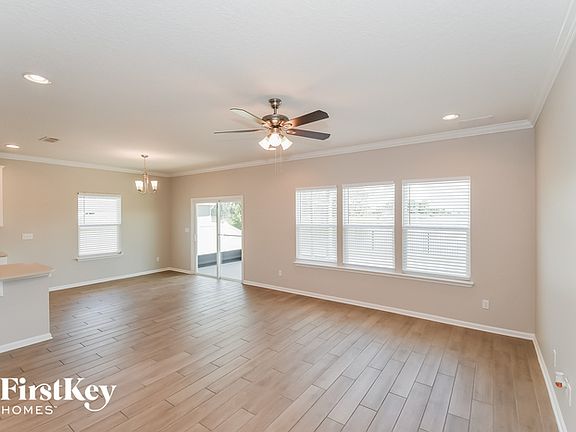 3rd image of 377 Ponderosa Dr