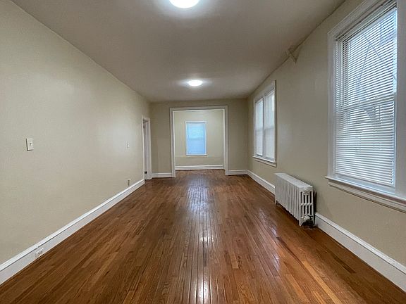 2nd image of 17 Van Nostrand Ave APT 3