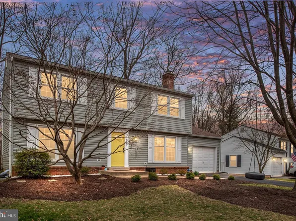 1537 Sadlers Wells Dr, Herndon, VA 20170