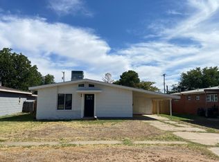 304 Pine St, Levelland, TX 79336