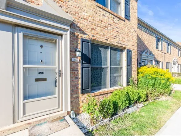 1772 Sussex Walk, Hoffman Estates, IL 60169