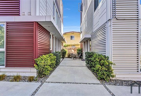 2nd image of 4525 Saint Elmo Dr #4526