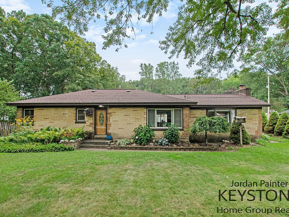 1st image of 5409 Grand River Dr NE
