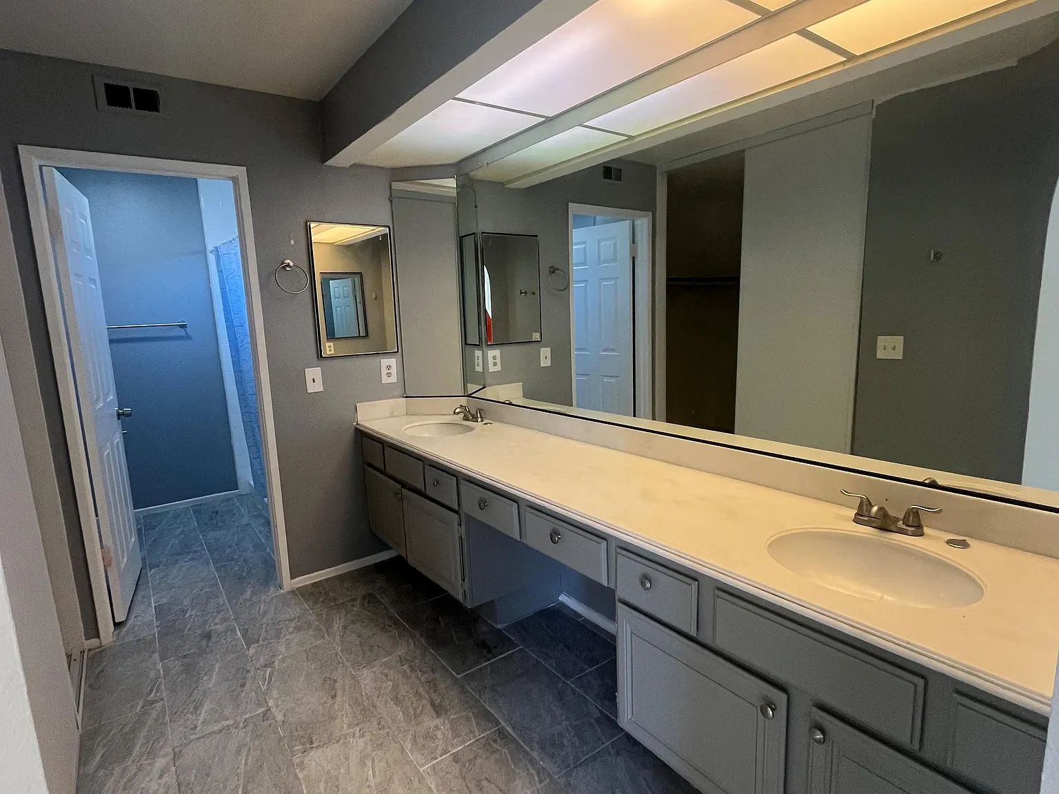 4 bed, 3.0 bath, 2650 sqft, $1,083 — Photo 4