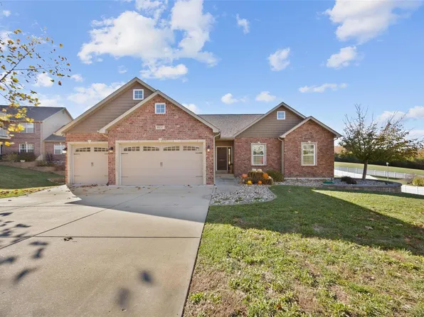 9837 Round Table Ct, Hillsboro, MO 63050