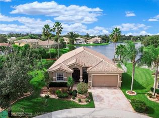 4990 Swans Ln, Pompano Beach, FL 33073