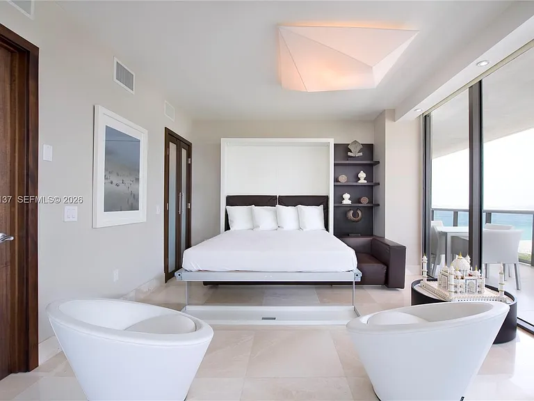 5875 Collins Ave #1008 — Photo 9