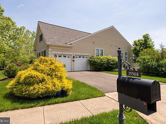 3rd image of 15568 Alderbrook Dr
